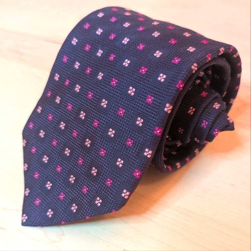 KLAUSS BOEHLER Elegant Blue and Pink Silk Tie with Geometric Pattern